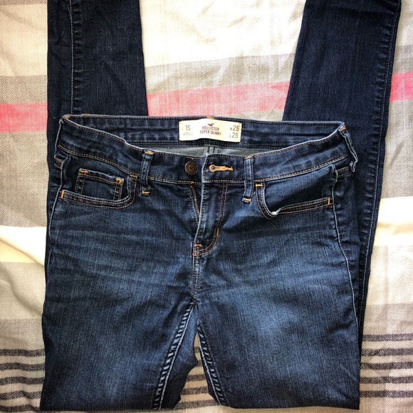 Hollister - Classic Stretch Low-Rise Super Skinny Jeans - Picture 2 of 3